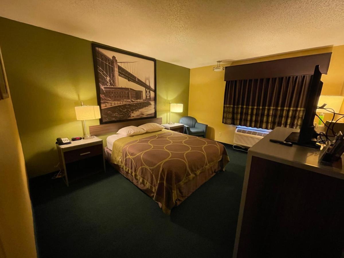 Super 8 by Wyndham Van Buren/Ft. Smith Area Exterior foto