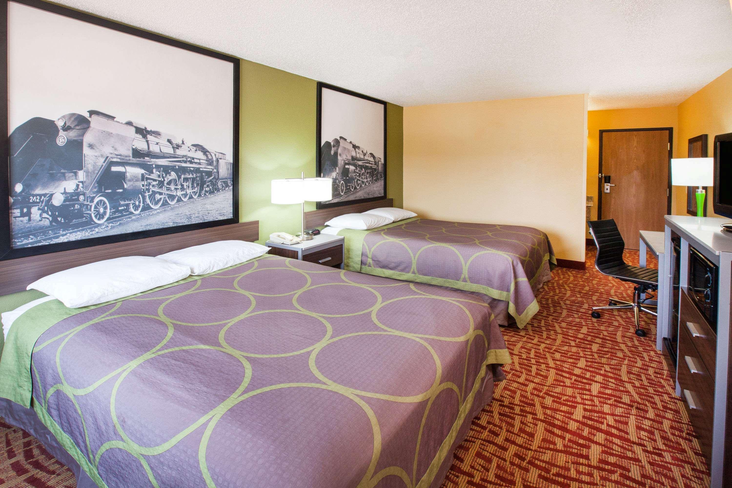 Super 8 by Wyndham Van Buren/Ft. Smith Area Exterior foto