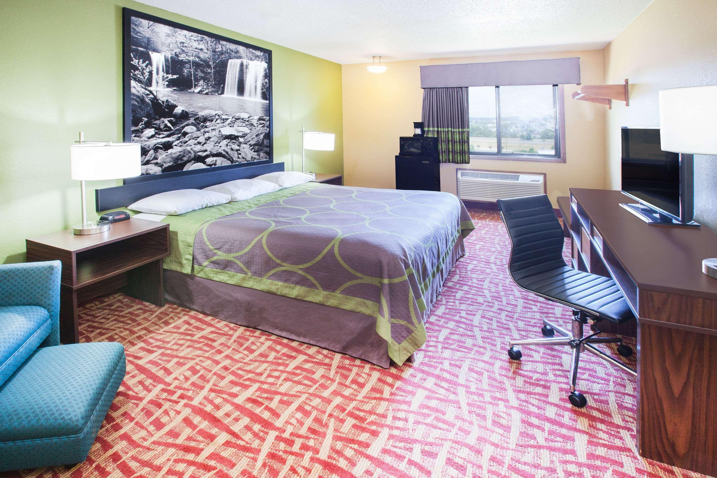 Super 8 by Wyndham Van Buren/Ft. Smith Area Exterior foto