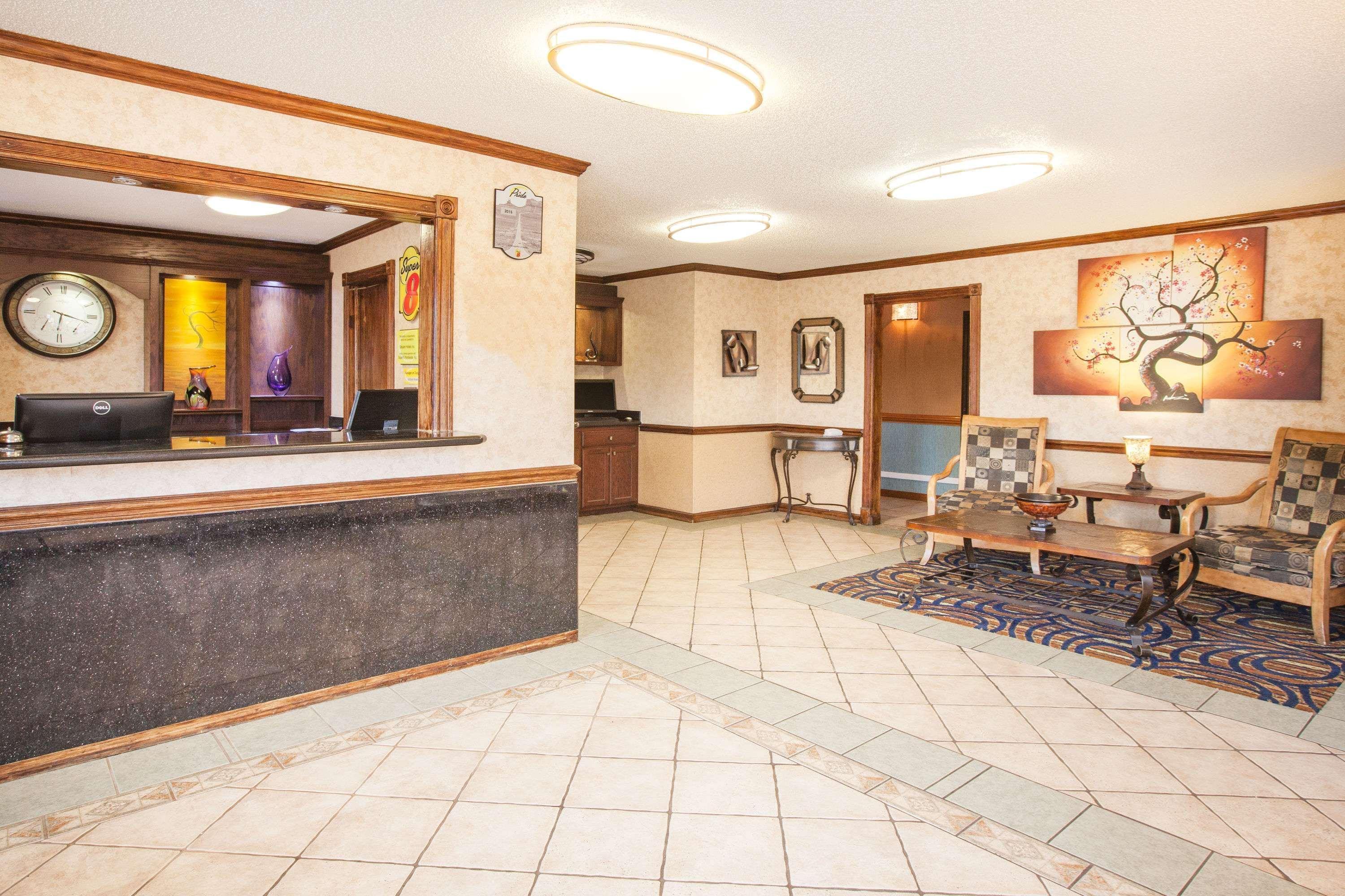 Super 8 by Wyndham Van Buren/Ft. Smith Area Exterior foto