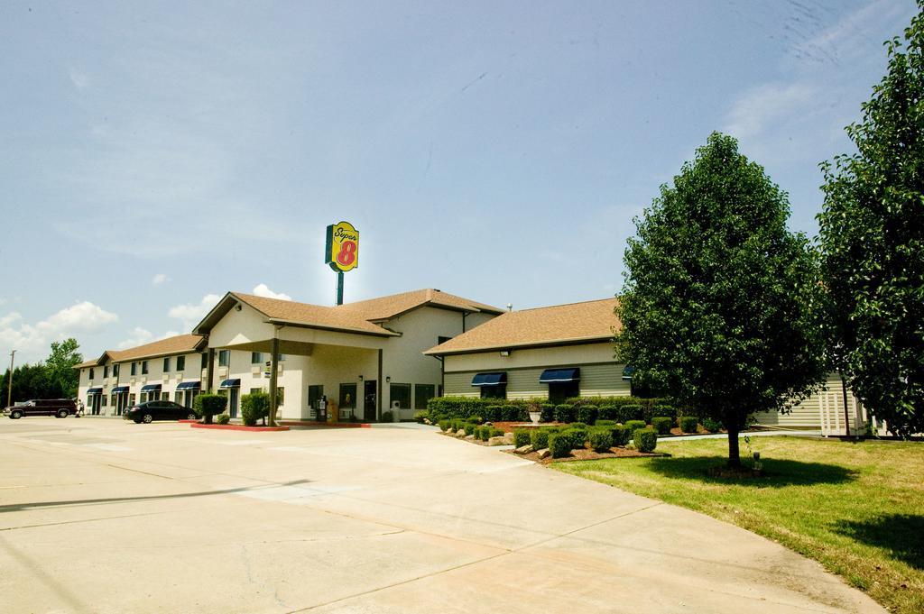 Super 8 by Wyndham Van Buren/Ft. Smith Area Exterior foto
